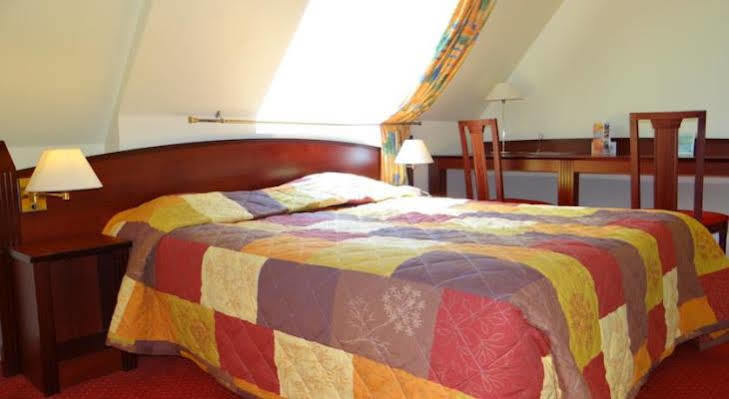 Hotel Crocus Caen Memorial Экстерьер фото